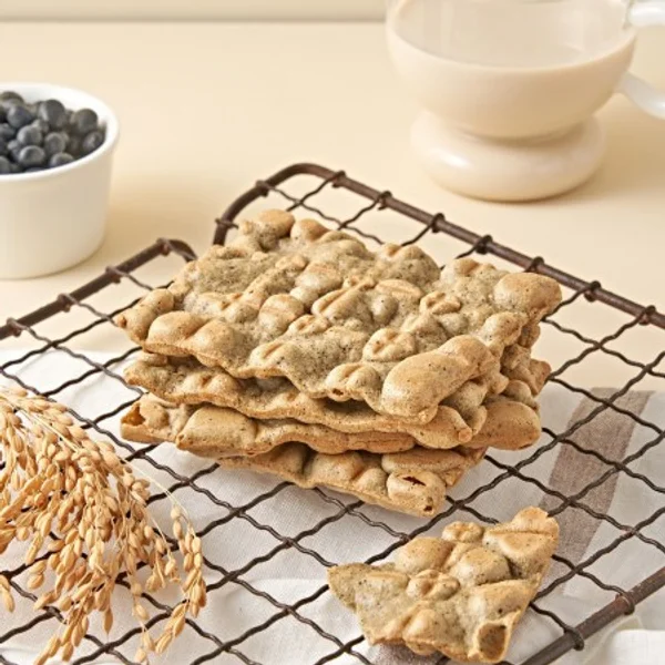 Black bean and brown rice chips (8ea) 4