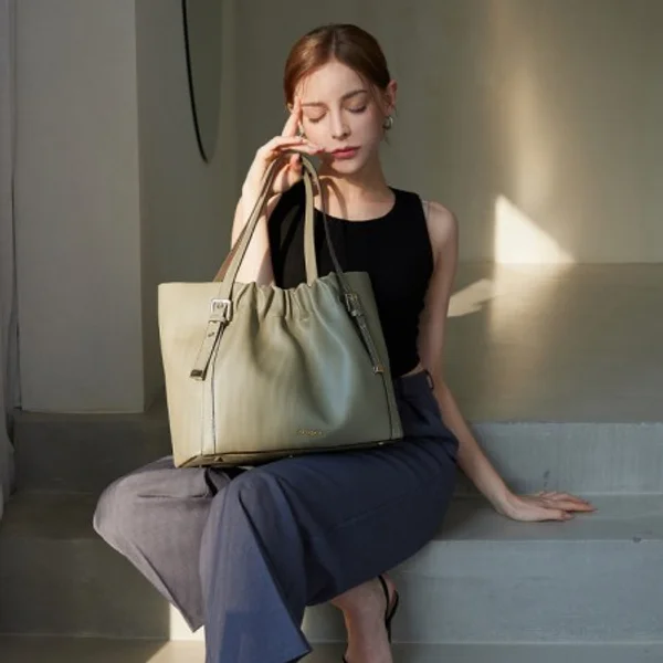 Cowhide BennyA Shoulder & Shopper bag 2