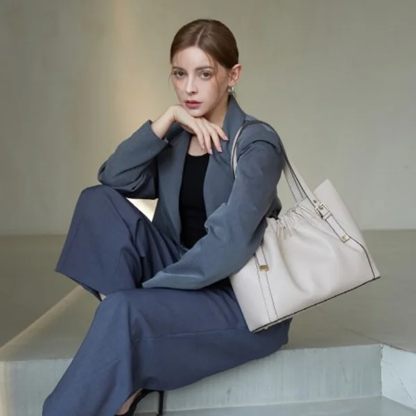 Cowhide BennyA Shoulder & Shopper bag 5